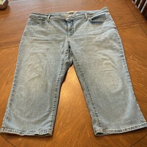 Levi's Light Blue Cropped Jeans